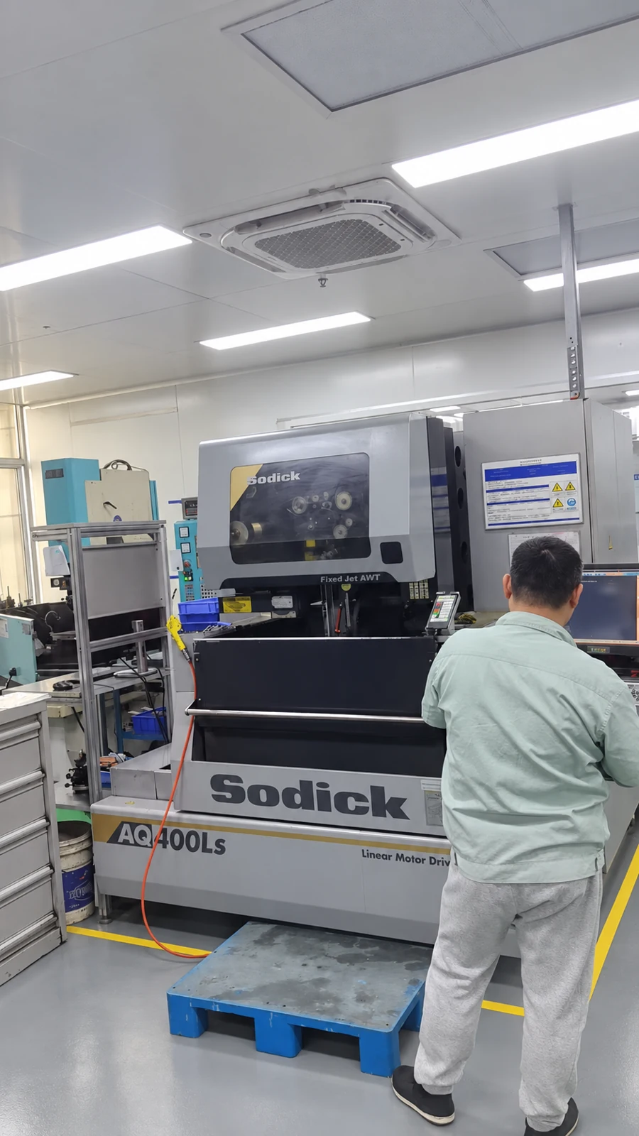 Precision mold wire EDM